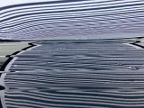 ルーフに、1cm〜5cmほどのへこみが複数ある車両となっております。
