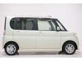 県内13店舗にて常時500台以上ダイハツ車を展示中です。見て、触って、納得のいく一台をぜひ見つけてください。
