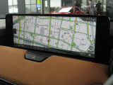マツダコネクトの12.3インチワイドセンターディスプレイです。『Android Auto』『Apple CarPlay』や独自のコネクテッドサービスに対応したインターフェイスシステムです。