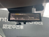 ルームミラーでアラウンドビューモニターの画像が確認出来ます。