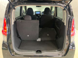 【ラゲッジルーム】後部座席を倒せば大きな荷物も積むことが出来ます!