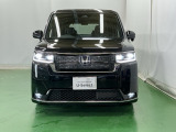 LEDヘッドライトを装備しています。LEDヘッドライトはとても明るく、雨の日や夜間走行も安全・安心です。オートライトコントロール付きで周囲の明るさに応じて自動で点灯・消灯します