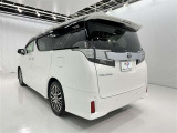 沢山乗れるのがこの車の魅力!2台で移動しないと・・・なんて時もこの車なら1台で!大活躍です♪