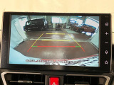 【バックカメラ】 駐車時に車両後方の様子を見ることができるので、運転の不安を軽くします。