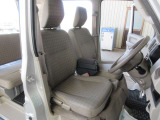 中古車販売における数多くの法令やルールを正しく理解し、遵守していることはもちろん、徹底した「お客様目線」での対応に関しての教育研修を修了しており、お客様へ安心と信頼の中古車選びのサポートをします。