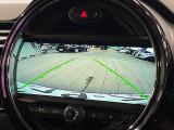 ●バックカメラ:便利な【バックカメラ】で安全確認もできます。駐車が苦手な方にもオススメな便利機能です。