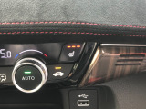 【シートヒーター】スイッチを押せば、座面と背もたれで体を温めてくれます♪