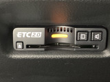 ハンドルの左下にETC2.0がついています。高速道路の料金所の通過も楽々です。 カードの取り出しもしやすい場所についています。