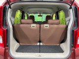 普段のお買い物や通勤、送迎等に十分な荷室スペースを確保しております。セカンドシートを倒すと、大きな荷物の積載も可能です♪