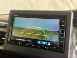 【バックカメラ】リバースにするだけで映ります、後方の安全確認や、狭い駐車場での車庫入れ、雨の日や夜間など視界の悪い時に便利です!安全にバックする為には欠かせない装備です。