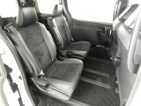 ゆとりある広々とした車内空間は、ドライブを始め買い物やレジャーなど、幅広く活躍します。一人でもみんなとでもお出かけを楽しみましょう!