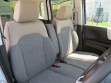 前席の画像です。是非運転席に座っていただき視界等をご確認ください。