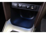 運転席からも助手席からも手が届きやすく、充電中のスマホなども置けるフロントコンソールボックスなど、使いやすい収納が適所にレイアウトされています。