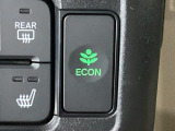 ★ECONスイッチ★ エコドライブを加速しよう!スイッチをONにすると、運転の仕方によるロスを抑え込み燃費をよくするようクルマが頑張ります(*^ー^*)燃費向上にチャレンジ♪