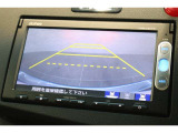 バックカメラが装備されており、後方の安全確認はもちろんのこと狭い場所での駐車や雨の日・夜間など視界の悪いコンディションでのストレスの軽減にもなります!