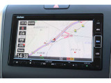 ナビはホンダ純正VXM-224VFNi。フルセグTVやDVDも視聴出来ます。Bluetooth接続をすれば音楽再生のみならずスマートフォンならばハンズフリー通話も可能です。