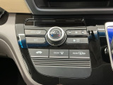 オートエアコン付きです!お好みの温度をセットするだけでエアコンの風量などを自動でコントロール。快適な車内でお過ごしいただけます。