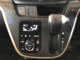 温度を設定すれば、自動で車内の温度管理をしてくれる優れものです♪ATミッションで運転楽々