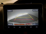 バックガイドモニターで、後方を確認しながら安心して駐車することができます。運転初心者も熟練者も必須の機能ですよ!