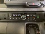 運転席・助手席とそれぞれシートヒーターがついてます。寒い冬には嬉しい機能です!