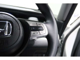 Hondaセンシングの機能のひとつ、アダプティブクルーズコントロール付!アクセルから足を離しても設定したスピードと前車との車間を保ち走行してくれます!車線維持もアシスト☆高速道路で疲労軽減ですね☆