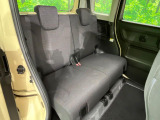 後部座席も気になるようなキズ・汚れやへたり等、大きなダメージはなく、良好な状態です。