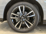 アルミホイール付!鉄ホイールと違って軽いので燃費にも影響してきます。ガソリンの高騰に少しは貢献します!デザインもさり気なく、スタイリッシュな感じとなっています。