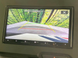【バックカメラ】駐車時に後方がリアルタイム映像で確認できます。大型商業施設や立体駐車場での駐車時や、夜間のバック時に大活躍!運転スキルに関わらず、今や必須となった装備のひとつです!