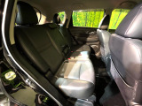 後部座席も気になるようなキズ・汚れやへたり等、大きなダメージはなく、良好な状態です。