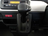 インパネシフトで足元の空間も広く使えます。