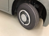 2トーンカラーのホイールキャップ