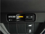 ◆ETC2.0装着◆進化したドライブ体験。料金収受システムだけだったETCが生まれ変わって、高速道路を賢く使うETC2.0に進化しました。多彩な情報サービスが便利で快適なドライブ体験を提供します。