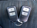 便利なスマートキー2個付きです。