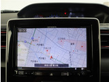 『1台』のお車に対して、3名体制で日々議論を重ね仕入れを行っております。