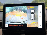 【パノラミックビューモニター】専用のカメラにより、上から見下ろしたような視点で360度クルマの周囲を確認することができます☆死角部分も確認しやすく、狭い場所での切り返しや駐車もスムーズに行えます。