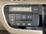 細かい温度調整が可能でとても快適なフルオートエアコン仕様です♪