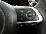 走行中に先行車の様子を検知しながら、設定した車速の範囲内で先行車との距離のキープを支援します。長距離運転中の渋滞なども快適に運転できます。