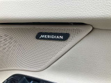 【MERIDIANサウンドシステム】精密なデジタル技術を用いて、車内で臨場感あふれるオーディオ体験を提供します。澄み渡った高音から迫力ある重低音まで鮮やかに再生します。