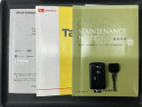 スマートキーは鍵をバッグに入れたままでもドアロックの開閉やエンジンのON・OFFができます。夜間や雨の日も鍵を探さなくて良いので便利です。