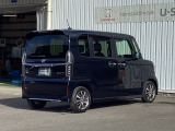 バックカメラが付いているのでバックでの車庫入れも安心です。
