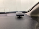 ダッシュボードの右上にETC(社外品)がついています。高速道路の料金所の通過も楽々です。 カードの取り出しもしやすい場所についています。
