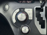 オートエアコンで車内快適♪ご希望の温度に設定すれば風向きや風量を自動で調整してくれますよ!