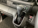 オートマチックシフトレバーは、手になじみ操作しやすい形状で安全運転にもつながります♪