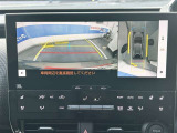 駐車時や後退時に便利なパノラミックビューモニターが装備されています