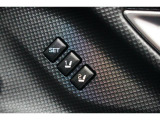 運転席のシートポジションメモリー機能は、登録済みの運転者と交代しても、シートポジションの変更の手間がかかりません。