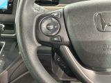 ステアリングにオーディオ操作スイッチが付いています。オーディオ画面に直接タッチしなくても操作が出来ますので、運転に集中できます。