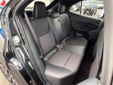 後部座席も気になるようなキズ・汚れやへたり等、大きなダメージはなく、良好な状態です。