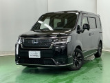 大人数で楽しくお出かけできる3列シートのミニバンです