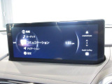 こちらのお車には先進安全装備が多数搭載されています。衝突被害を回避あるいは軽減するためのブレーキや、後方死角からの接近警報、車線逸脱を防止する警報装置など、詳しくはスタッフまでお尋ねください。