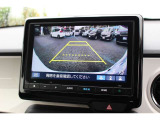 車庫入れ時は、バックカメラ3アングル切替であんしんです。